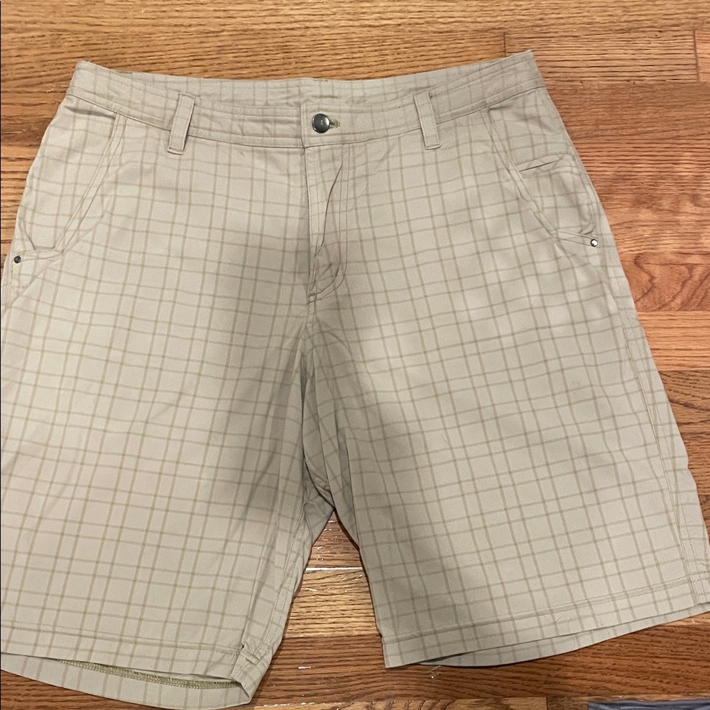Men's Tan Checkered Lulu lemon Shorts